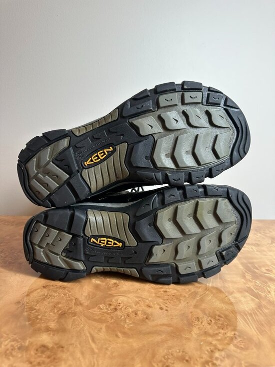 KEEN Revel IV High Polar Insulated Waterproof Winter Boots Brown Men’s 10